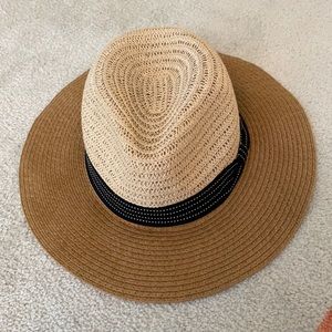Loft beach hat
